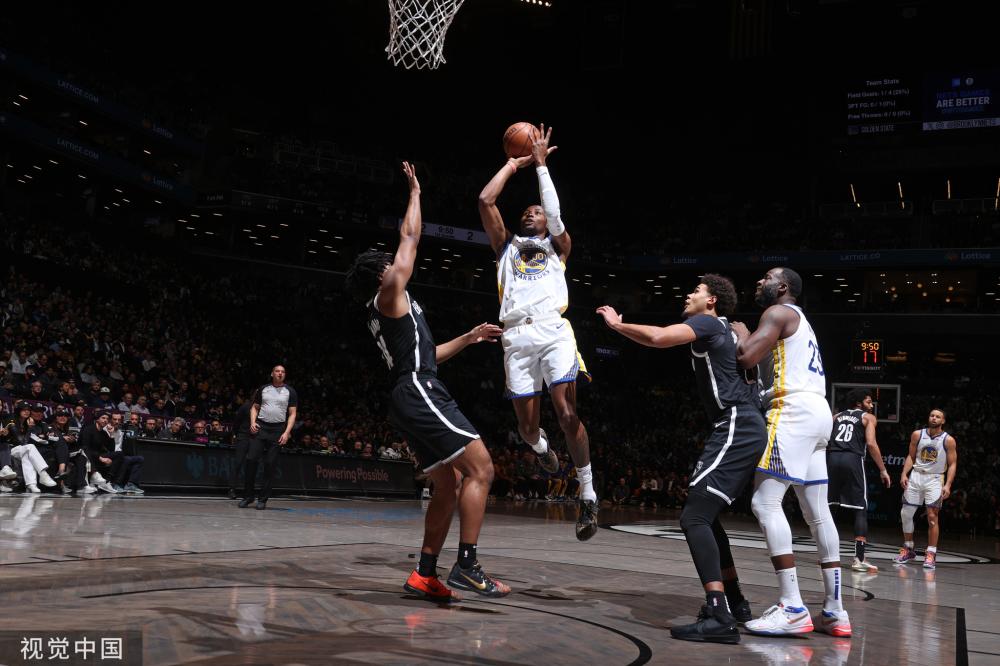 而是队员们 而是队员们