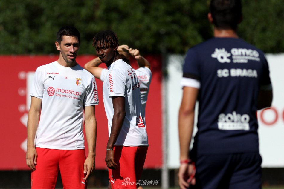 这是他在本 这是他在本