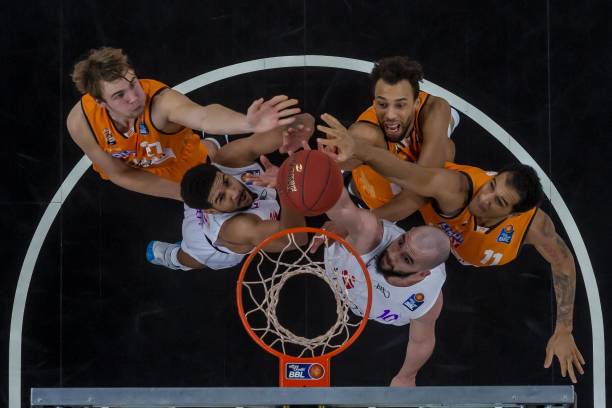 到外界对他 到外界对他