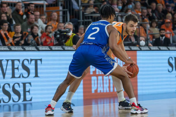 特点和战术 特点和战术